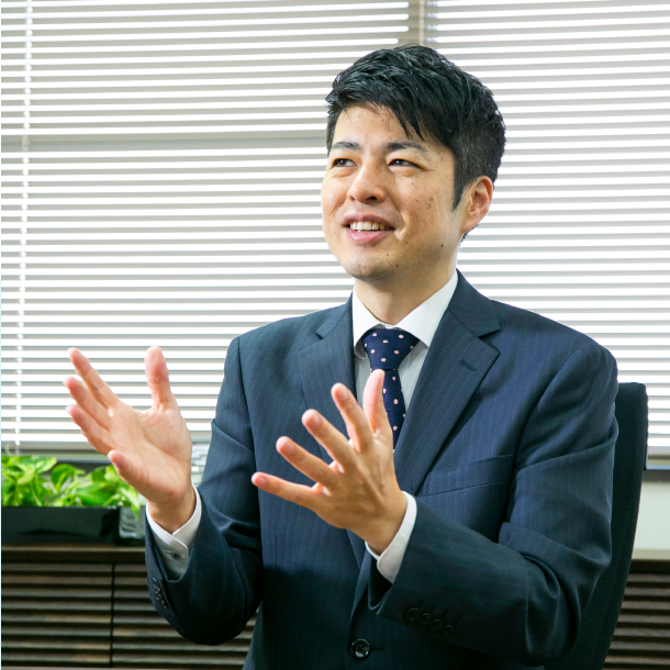 常務取締役  神山 大地